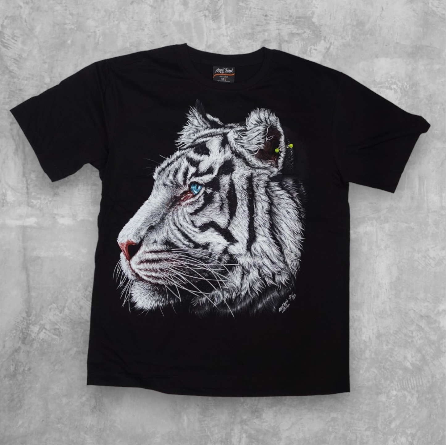 WHITE TIGER Big Print T