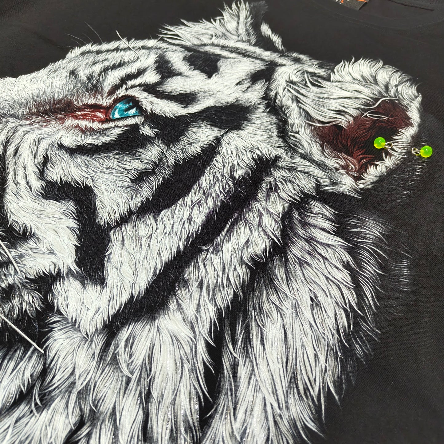 WHITE TIGER Big Print T